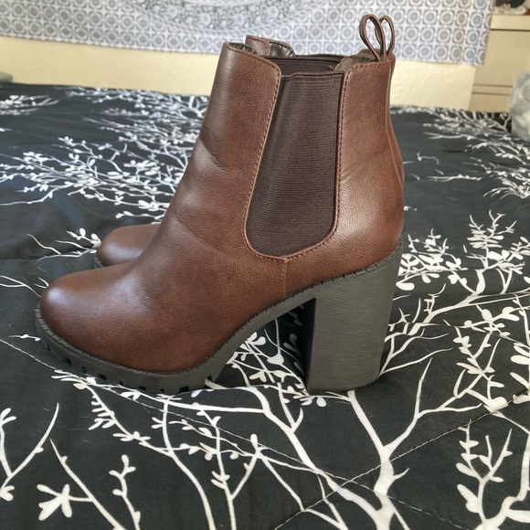 Shoes - Women’s high heel boots, size 8 1/2